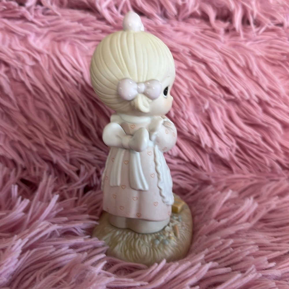 Loving You Dear Valentine Precious Moments Pair - Picture 4 of 13